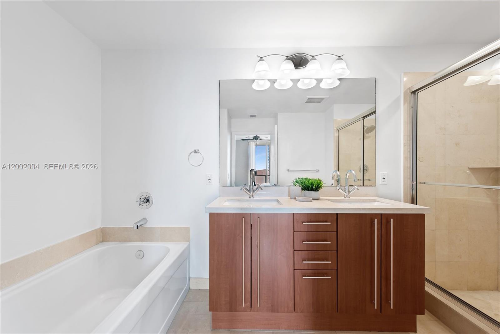 THE AXIS ON BRICKELL COND - Residential