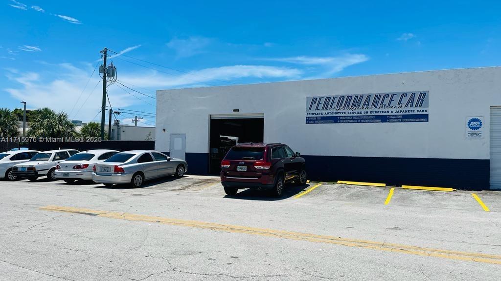 WAREHOUSE 3,680 SQF
BACKYARD 3,578 SQF
TOTAL 7,258 SQF
THERE ARE 6 GARAGE DOORS 2 FACING NORTH 2 FACING SOUTH, 2 FACING WEST AND 2 EXIT DOORS, 2 BATHROOMS AND 1 SMALL OFFICE.