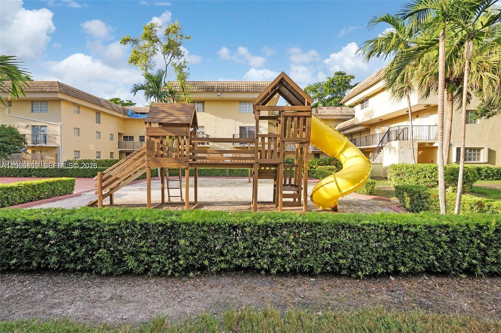 COURTYARDS AT KENDALL - Residential