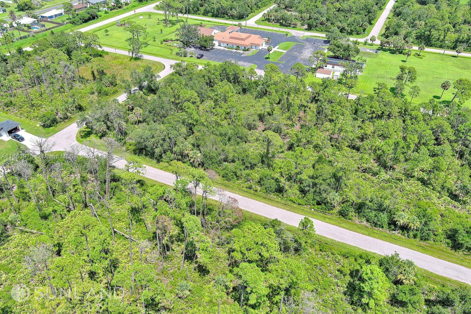 PORT CHARLOTTE - Land