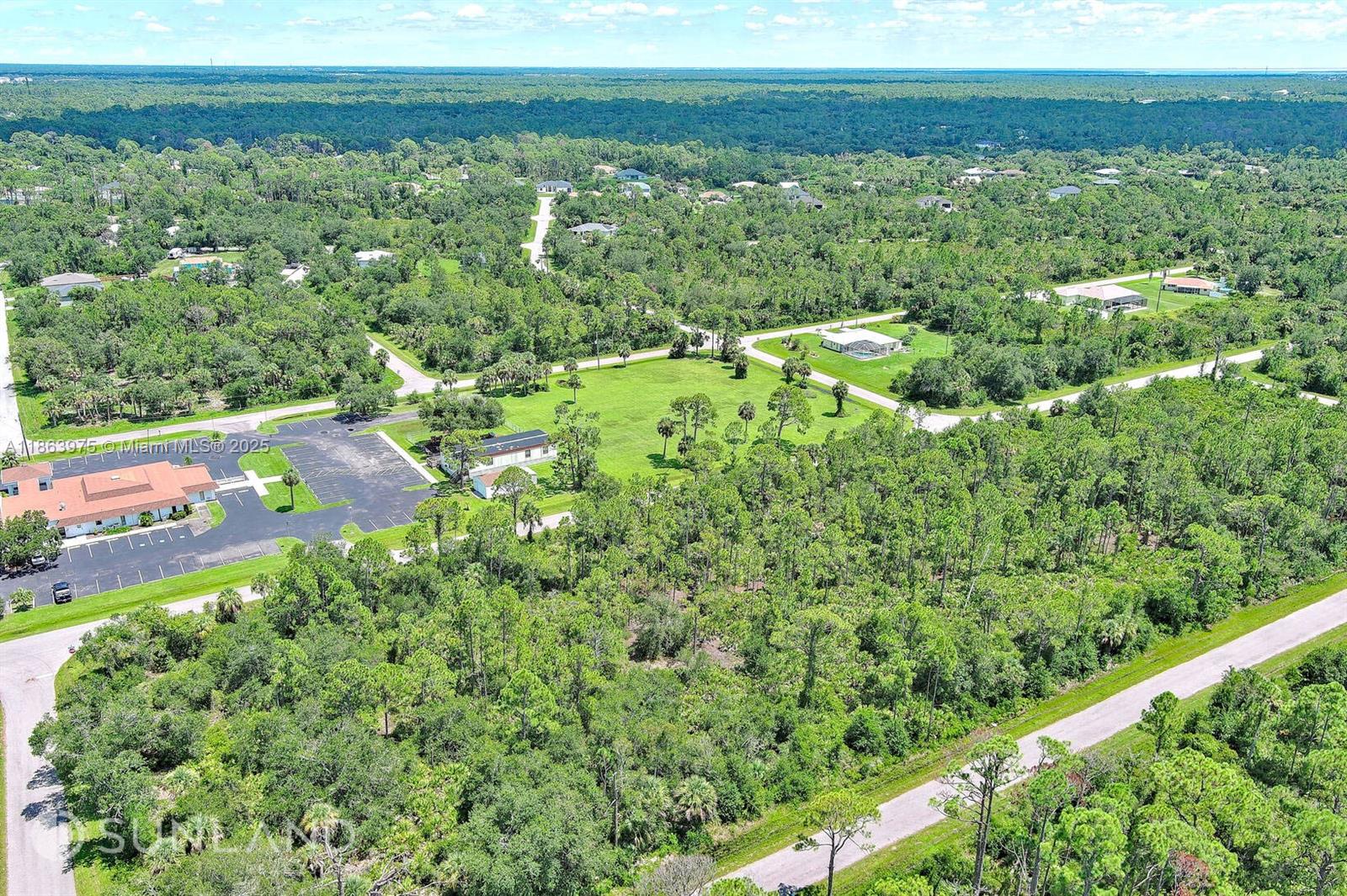 PORT CHARLOTTE - Land