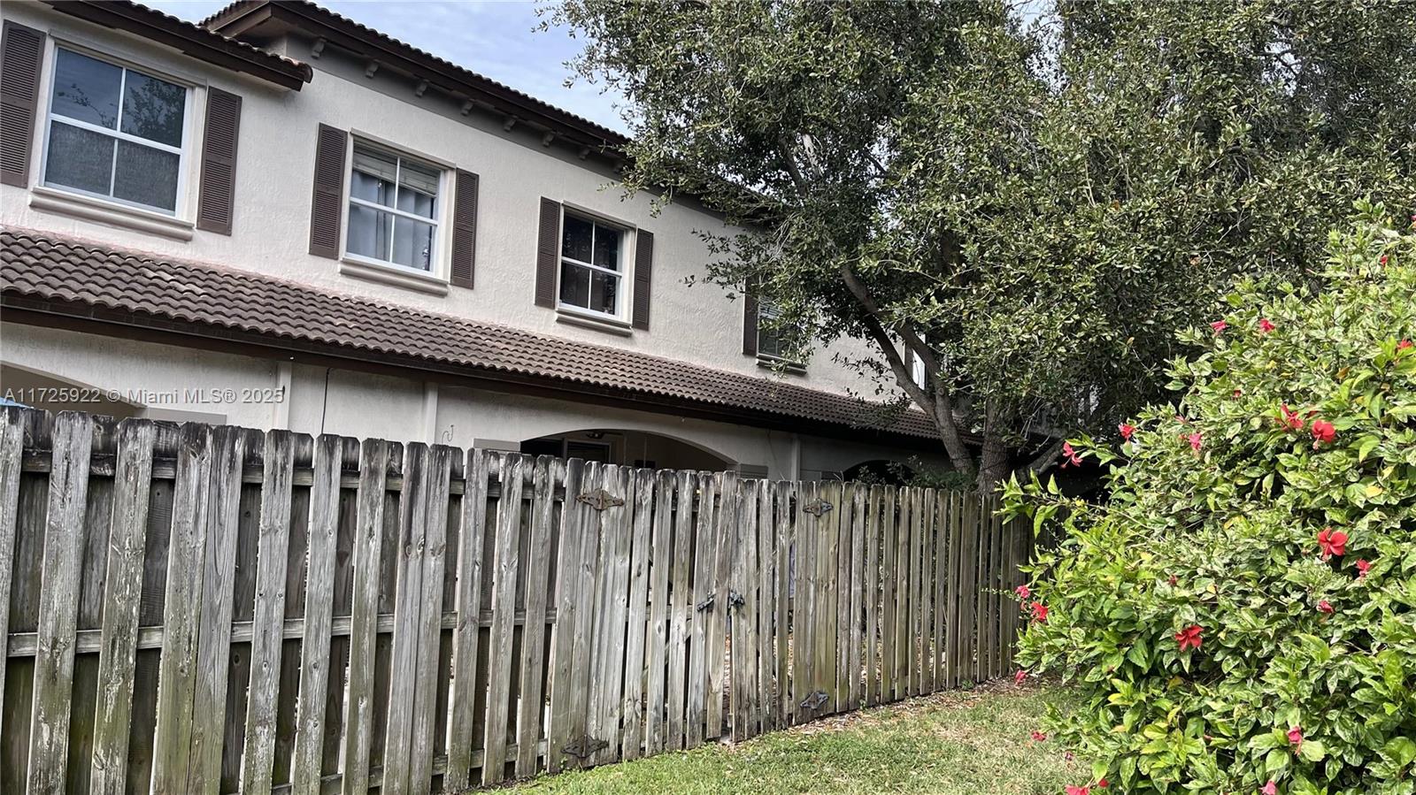 CENTURY GARDENS VILLAS - Residential