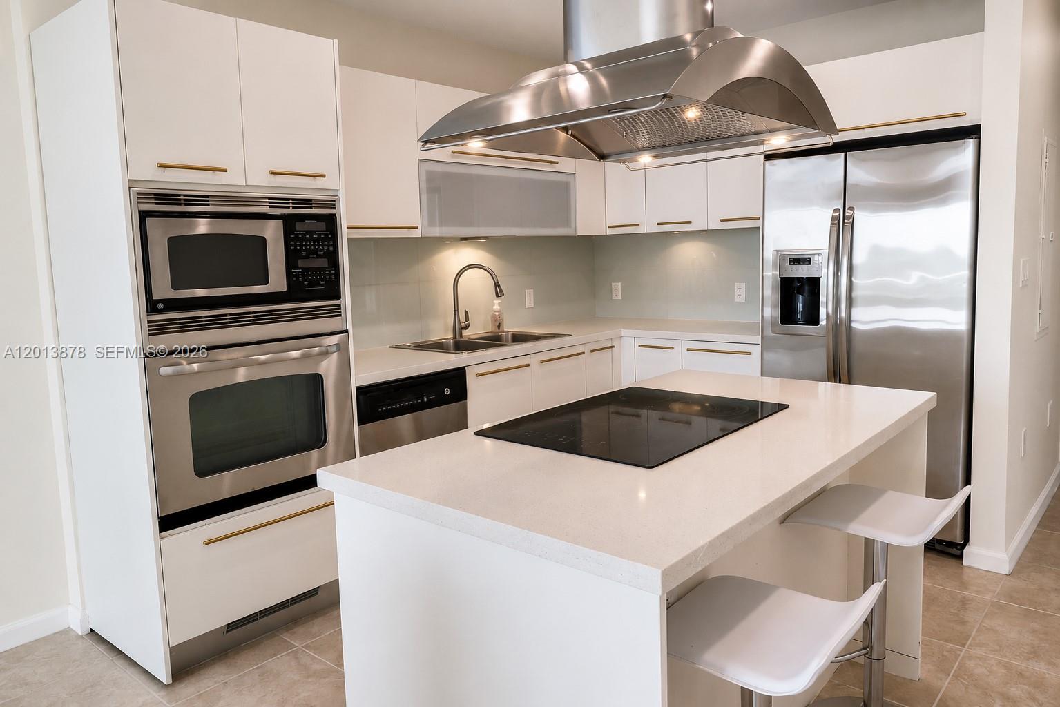 ELOQUENCE ON THE BAY CONDO - Land