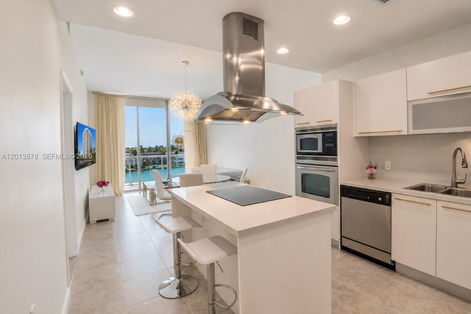 ELOQUENCE ON THE BAY CONDO - Land