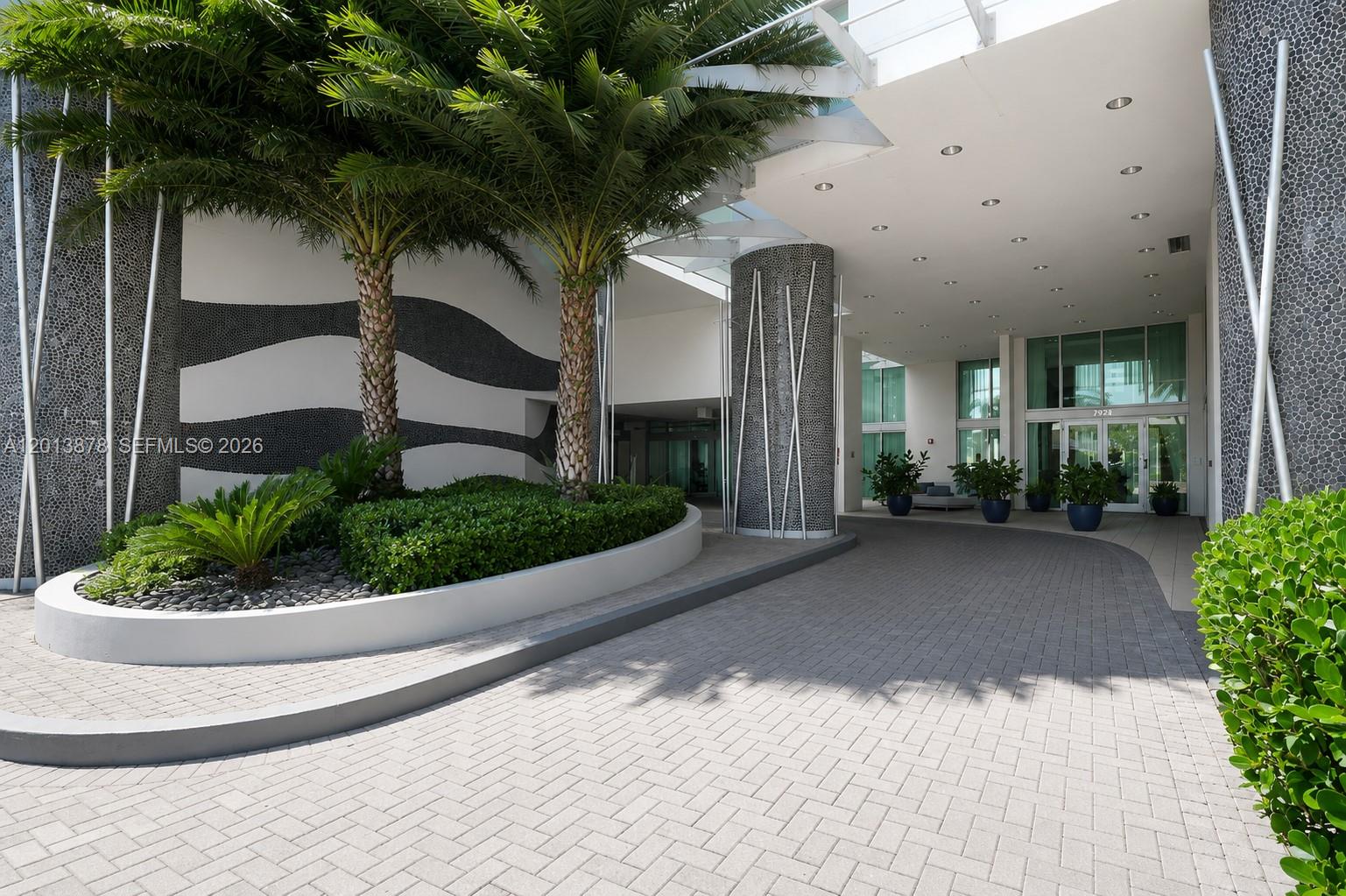ELOQUENCE ON THE BAY CONDO - Land
