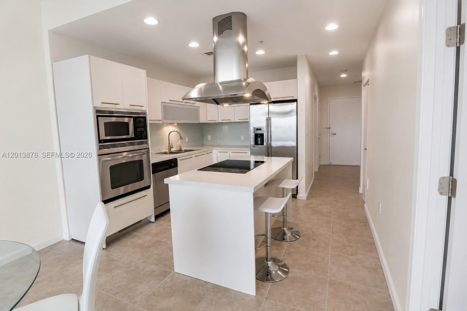 ELOQUENCE ON THE BAY CONDO - Land