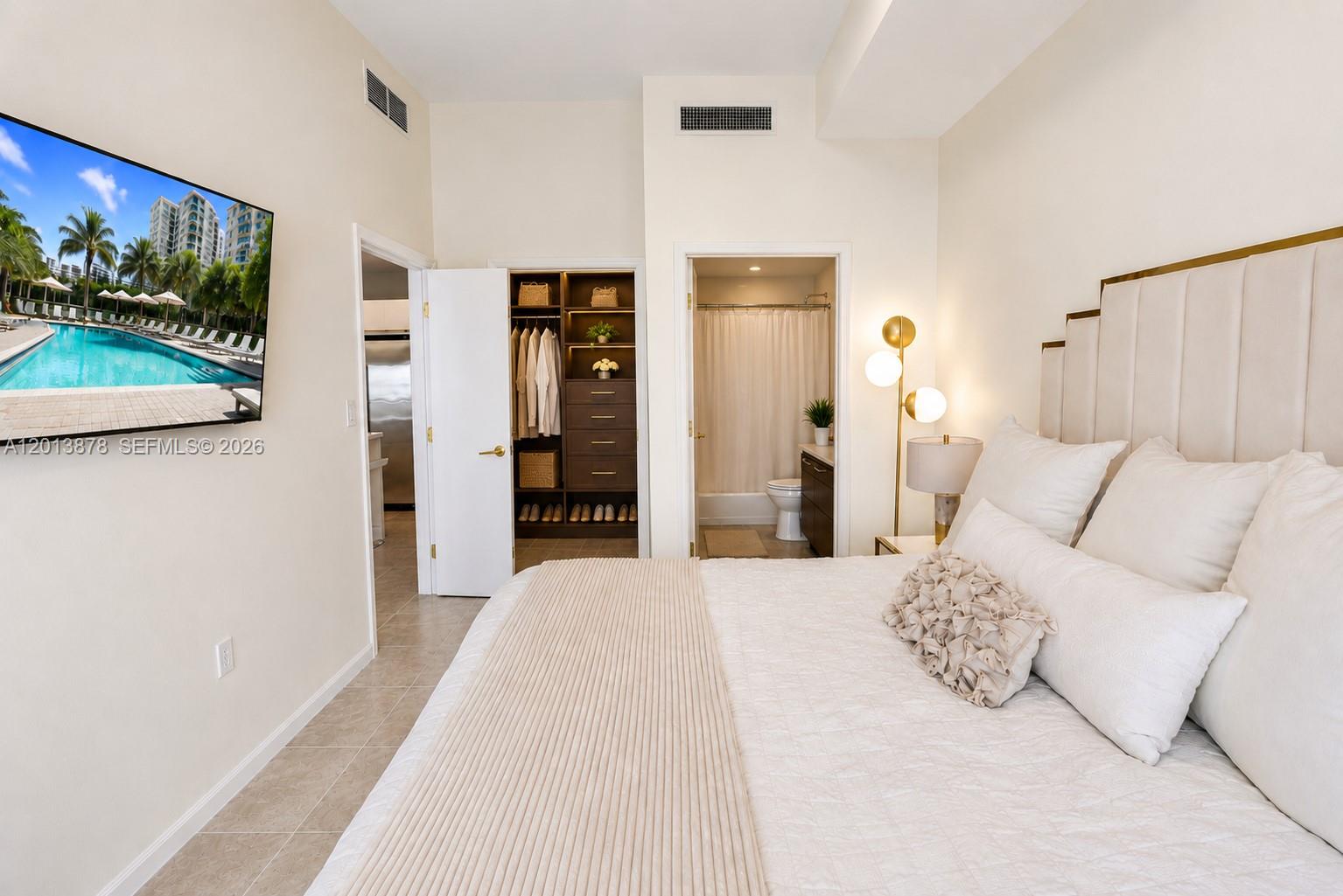 ELOQUENCE ON THE BAY CONDO - Land