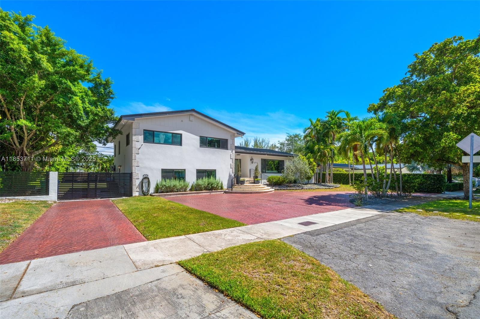 BAY HEIGHTS - Residential