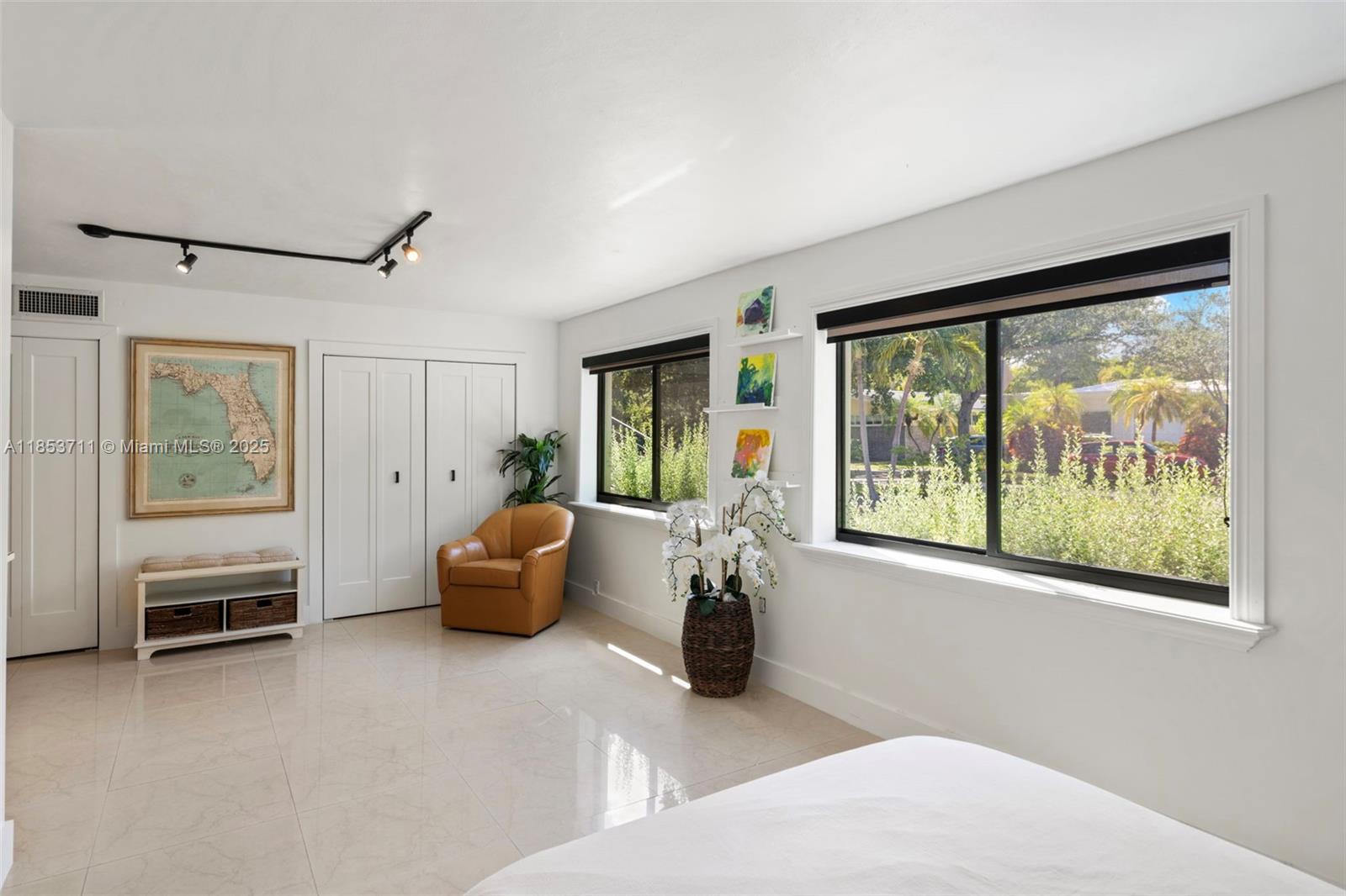 BAY HEIGHTS - Residential