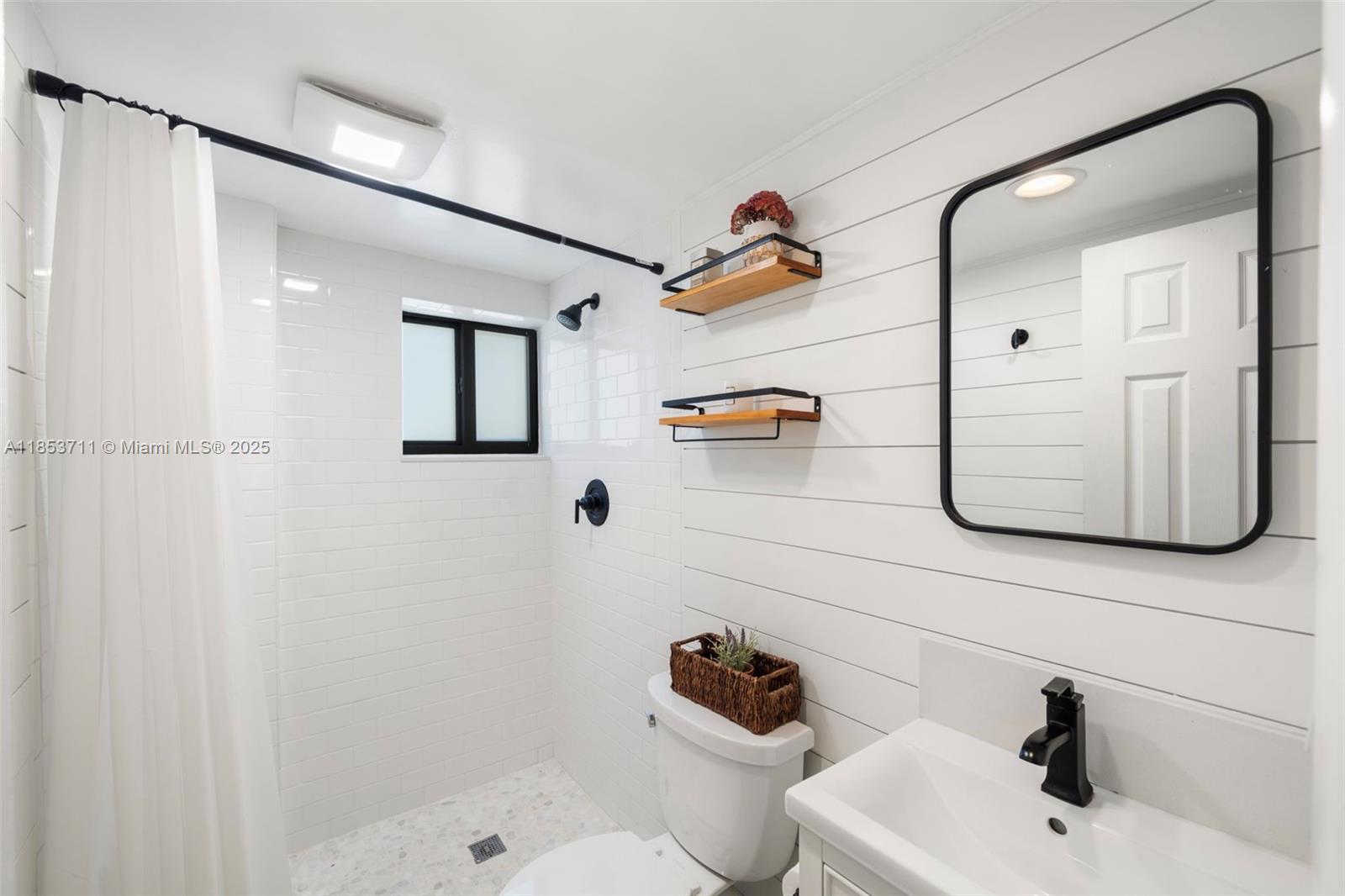 BAY HEIGHTS - Residential