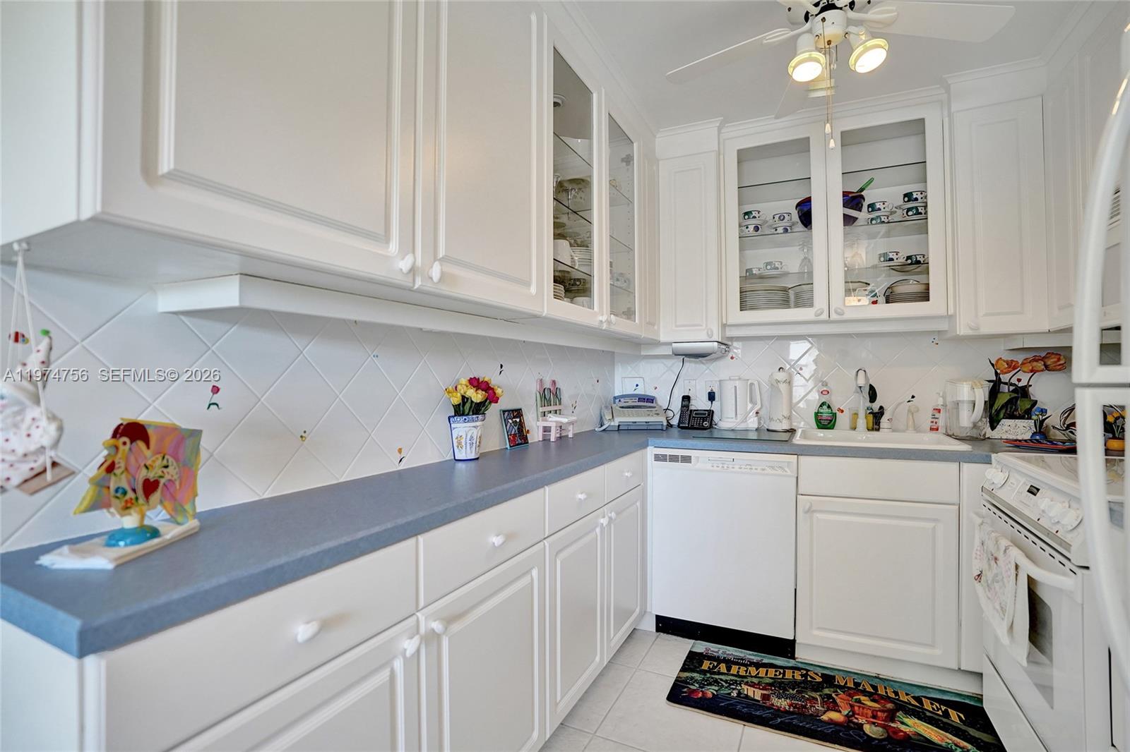 CAMBRIDGE D CONDO - Residential