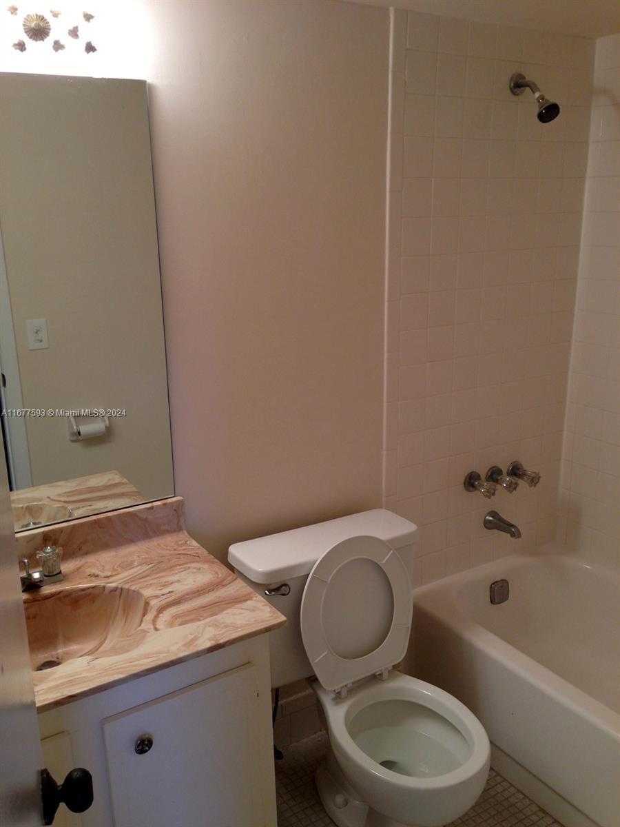 BERMUDA CLUB SIX CONDO - Residential