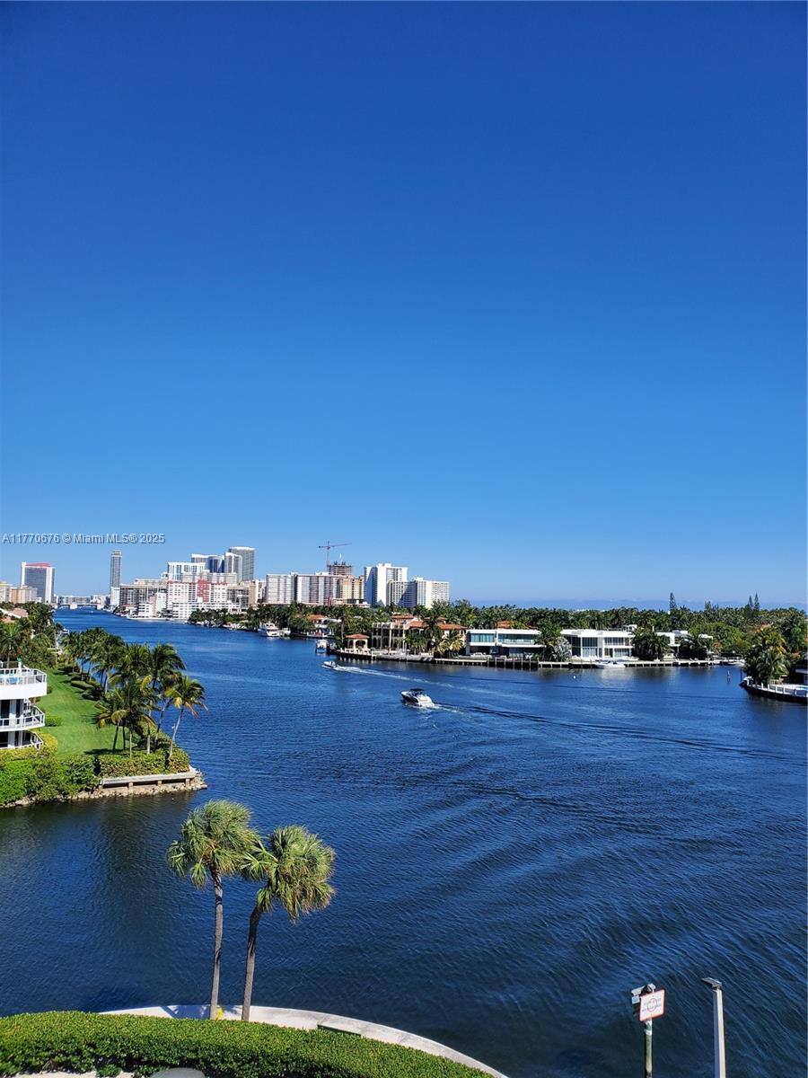 Rental Property at 20515 E Country Club Dr 644, Aventura, Miami-Dade County, Florida - Bedrooms: 2 
Bathrooms: 2  - $3,300 MO.
