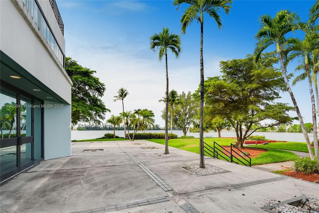 Photo of 1800 NW 89th Pl, Doral, FL 33172 (MLS # A11900641)