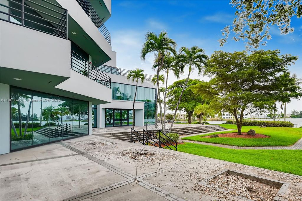 Photo of 1800 NW 89th Pl, Doral, FL 33172 (MLS # A11900641)