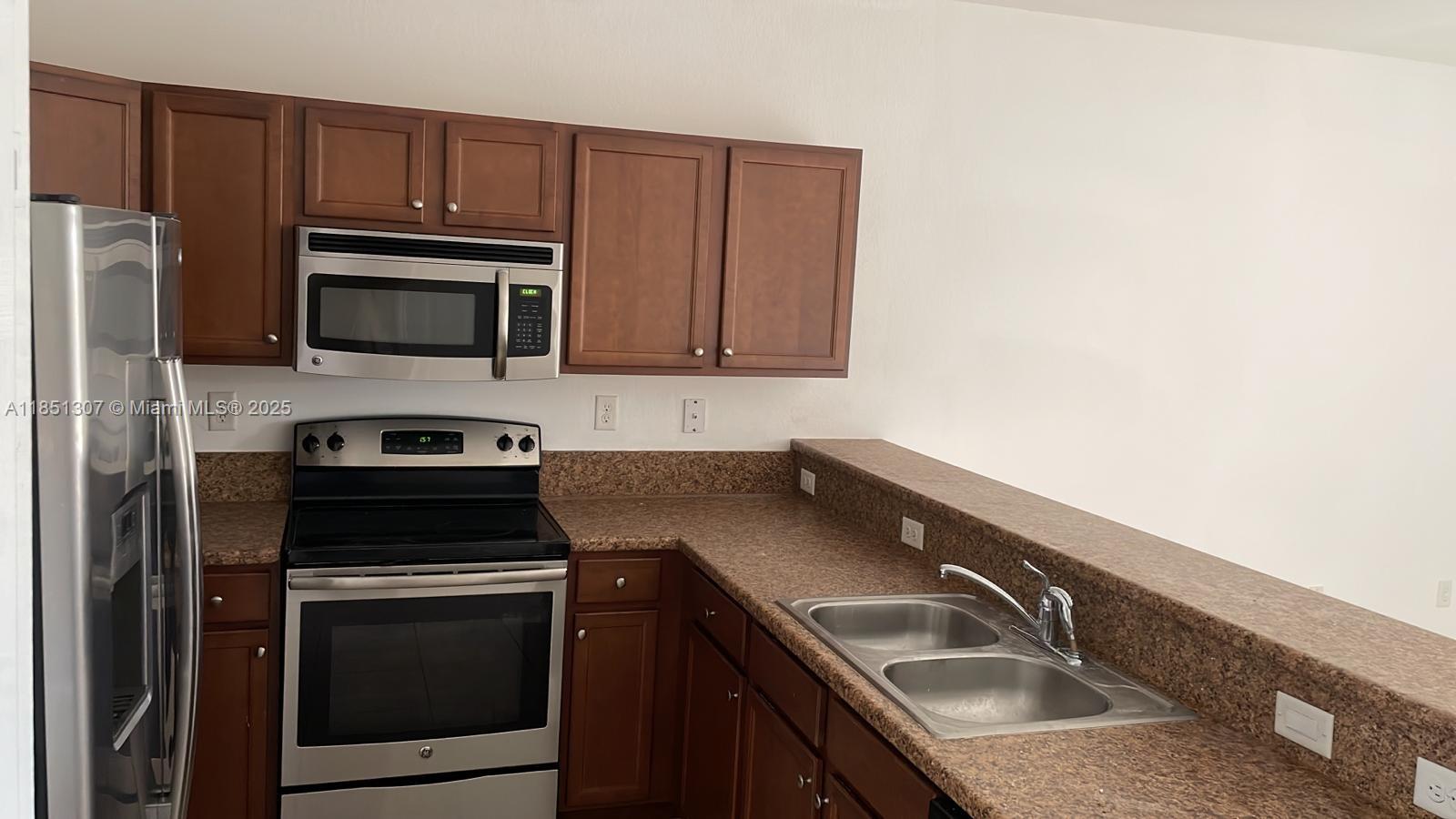 MATINIQUE AT OASIS - Residential