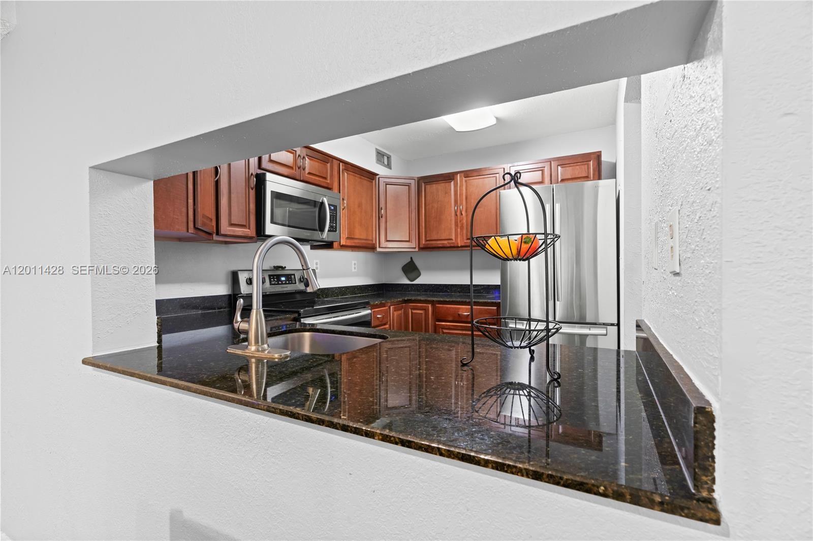 OAKLAND FOREST CLUB CONDO - Residential