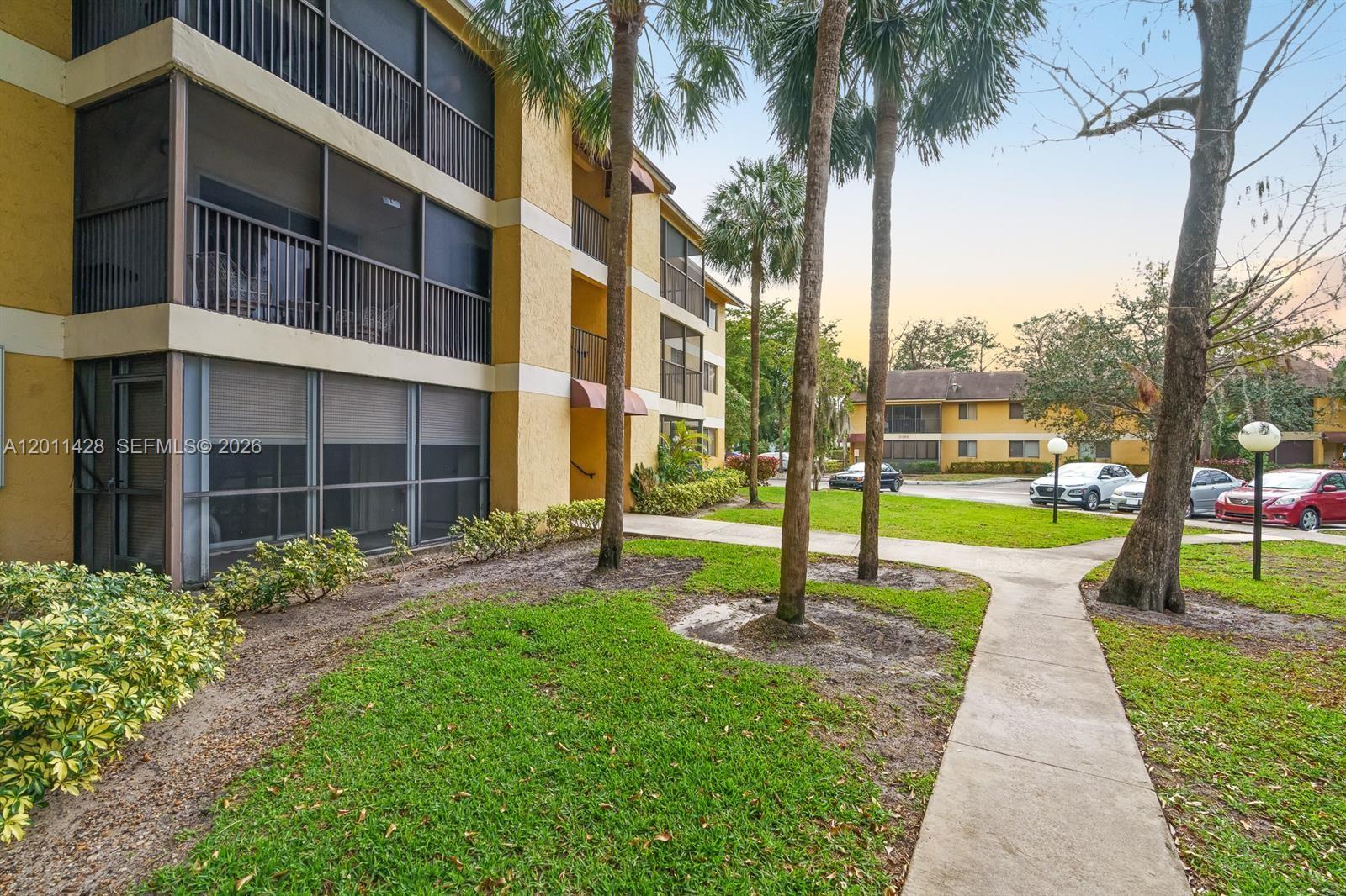 OAKLAND FOREST CLUB CONDO - Residential