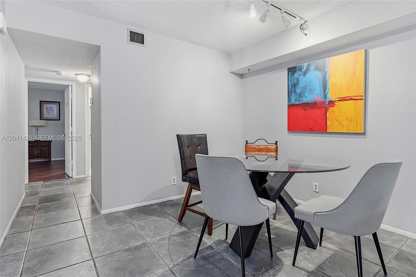 OAKLAND FOREST CLUB CONDO - Residential
