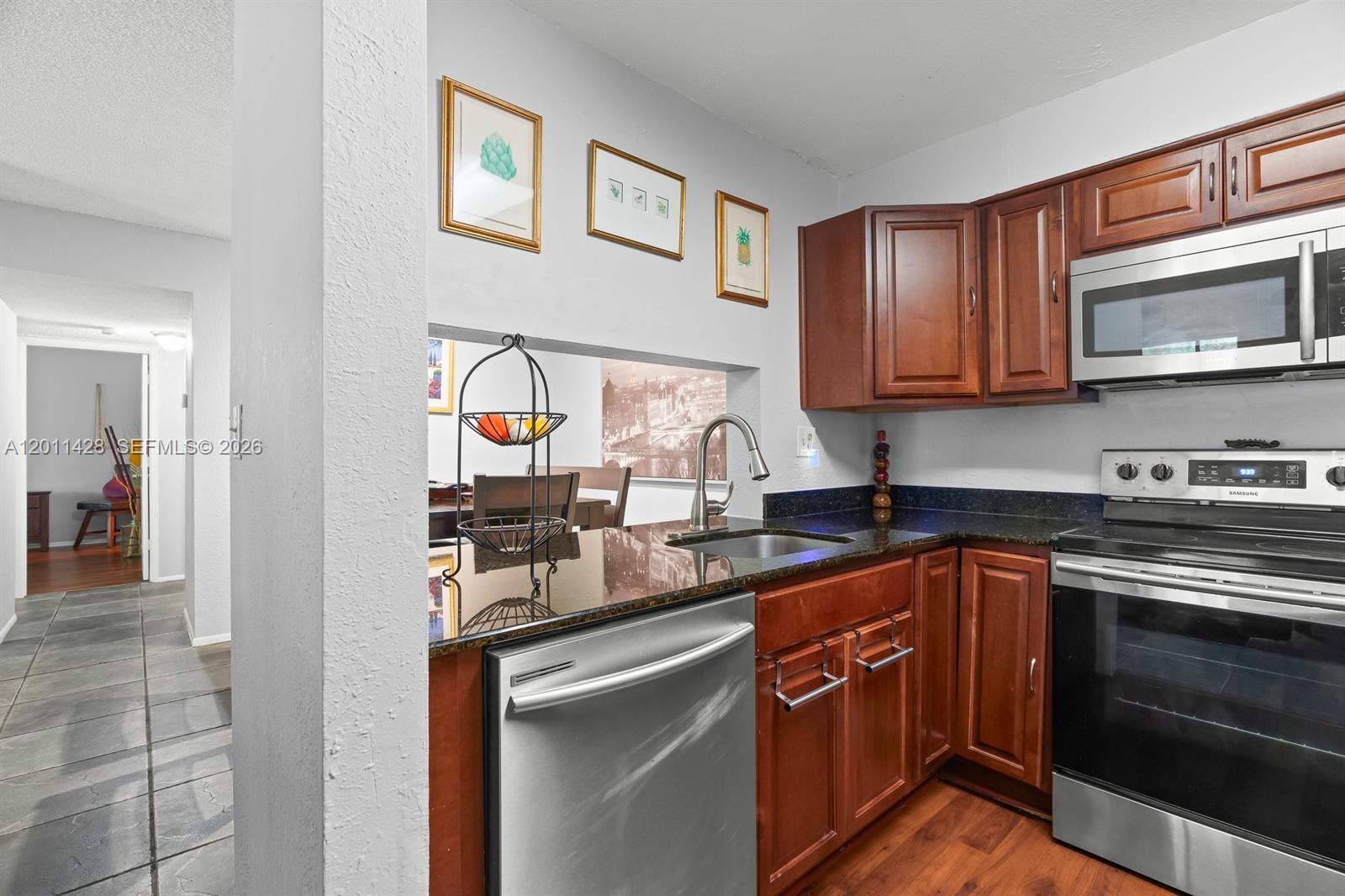 OAKLAND FOREST CLUB CONDO - Residential