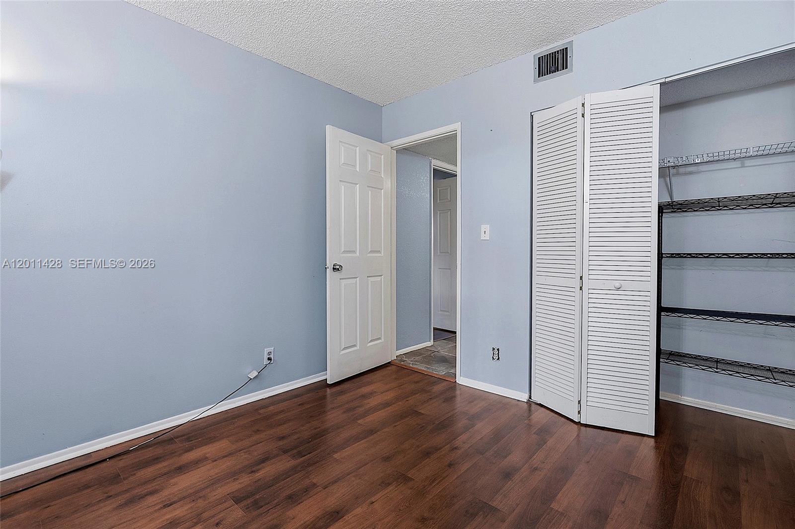 OAKLAND FOREST CLUB CONDO - Residential