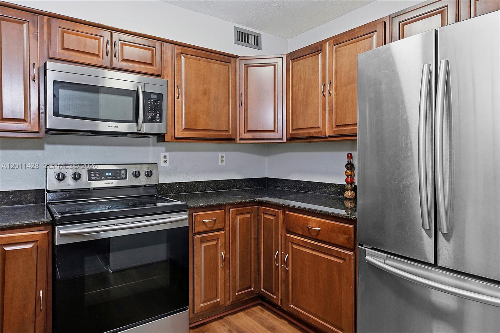 OAKLAND FOREST CLUB CONDO - Residential