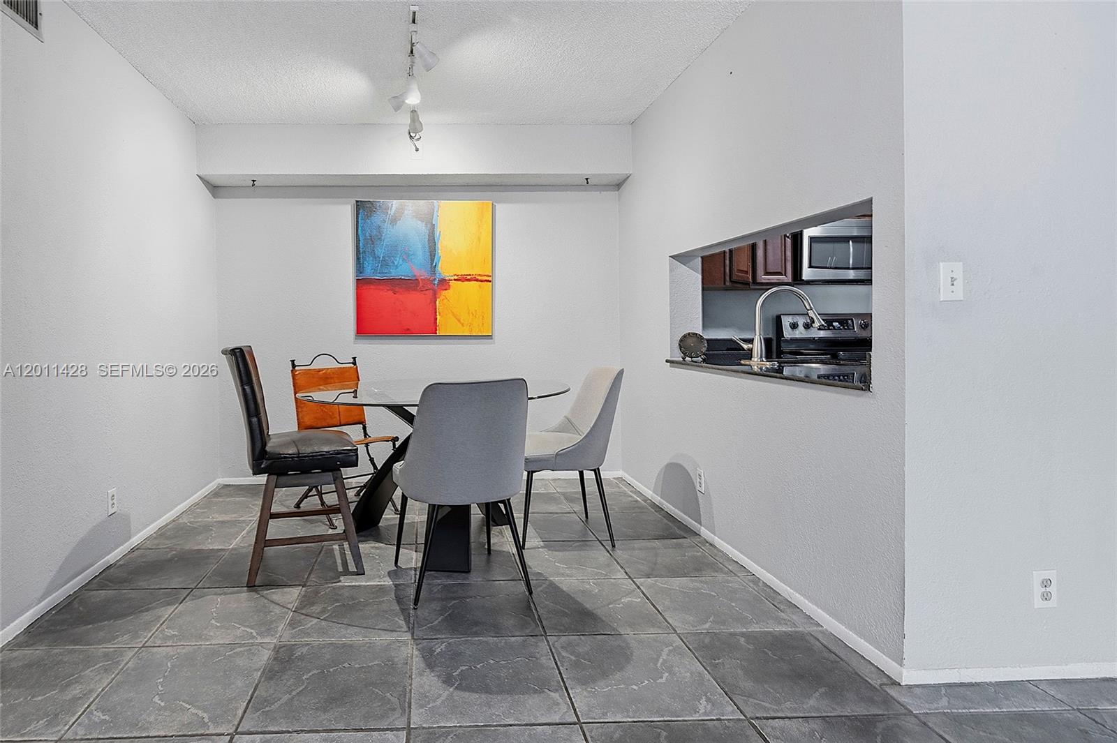 OAKLAND FOREST CLUB CONDO - Residential