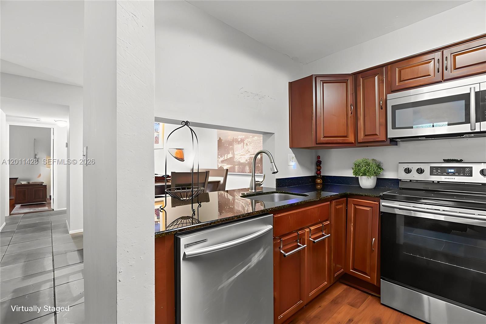 OAKLAND FOREST CLUB CONDO - Residential
