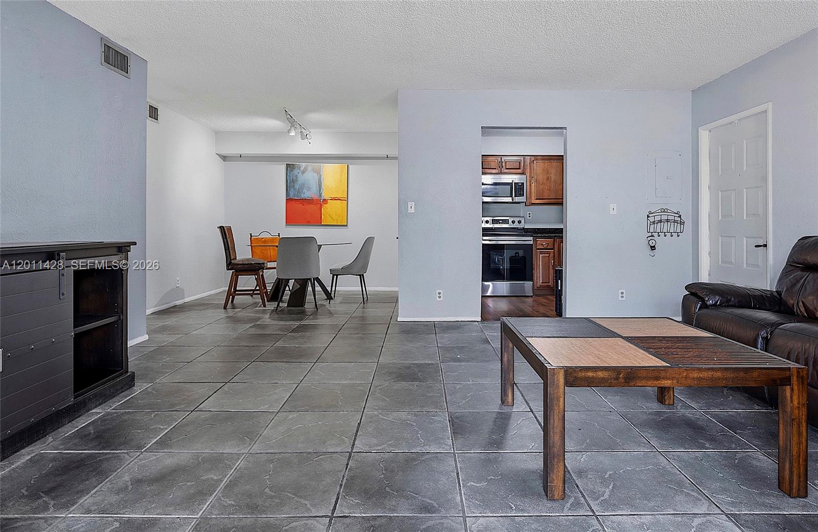 OAKLAND FOREST CLUB CONDO - Residential