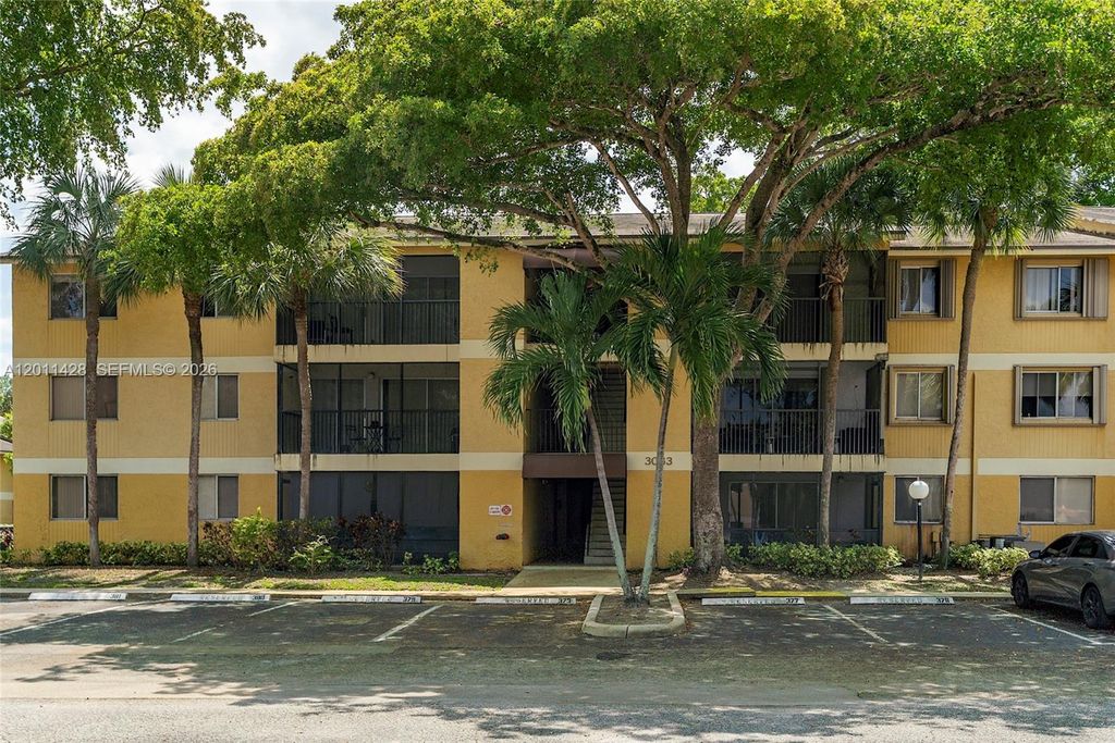 Photo of 3083 N Oakland Forest Dr #206, Oakland Park, FL 33309 (MLS # A12011428)