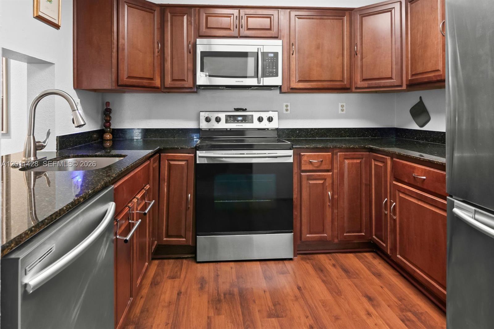 OAKLAND FOREST CLUB CONDO - Residential