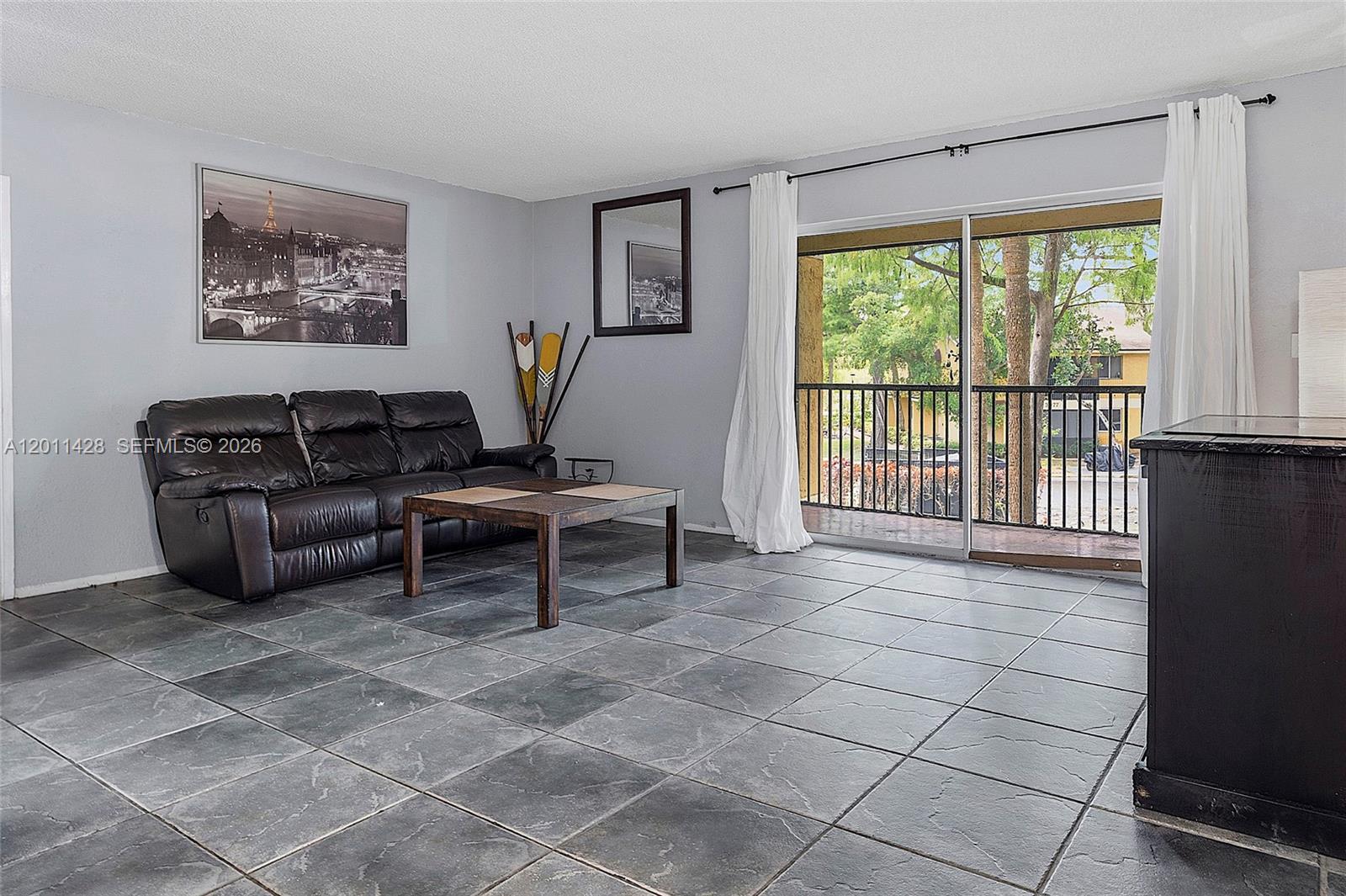 OAKLAND FOREST CLUB CONDO - Residential