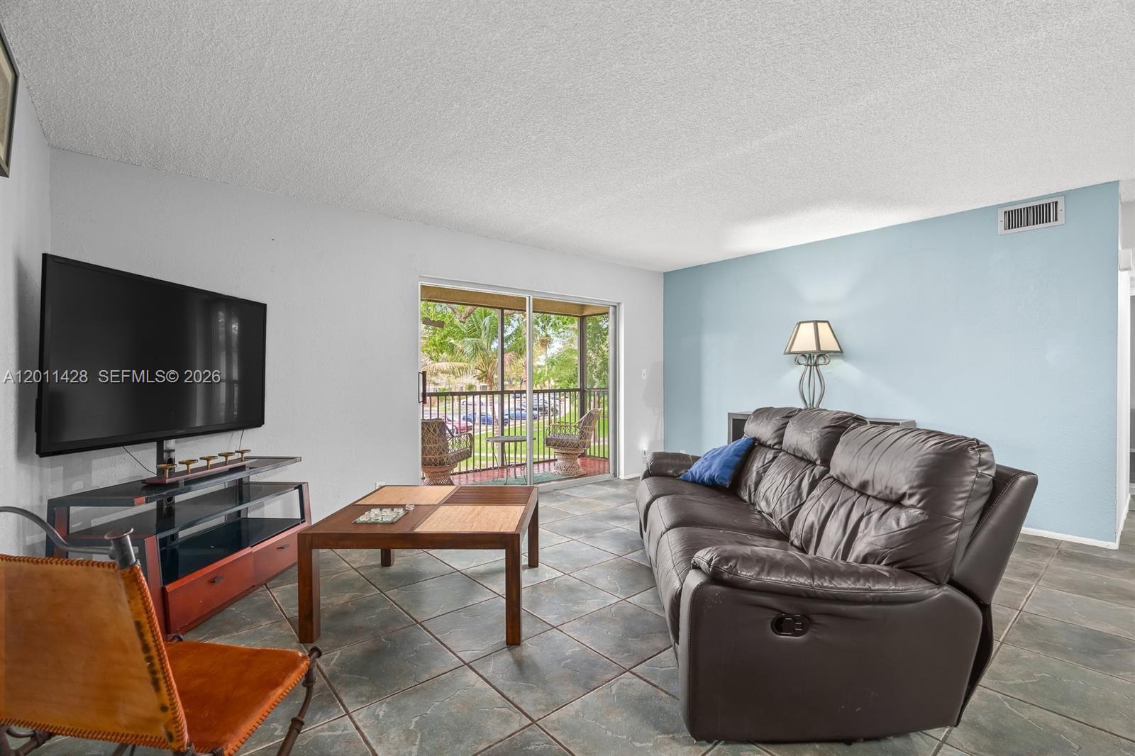 OAKLAND FOREST CLUB CONDO - Residential