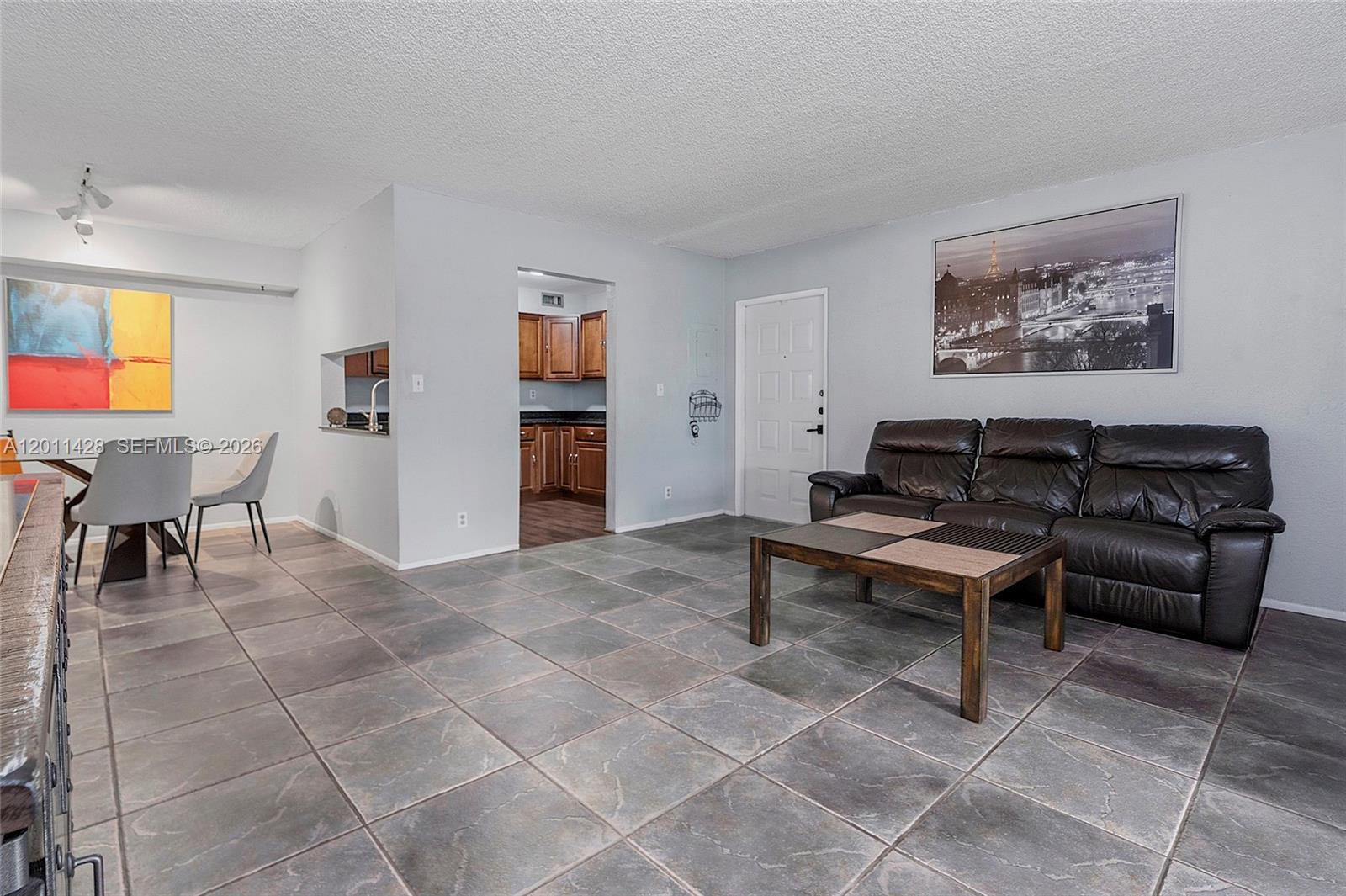 OAKLAND FOREST CLUB CONDO - Residential