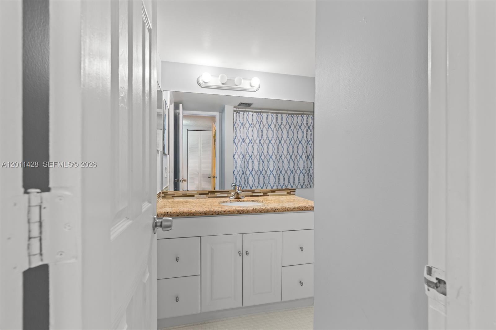 OAKLAND FOREST CLUB CONDO - Residential