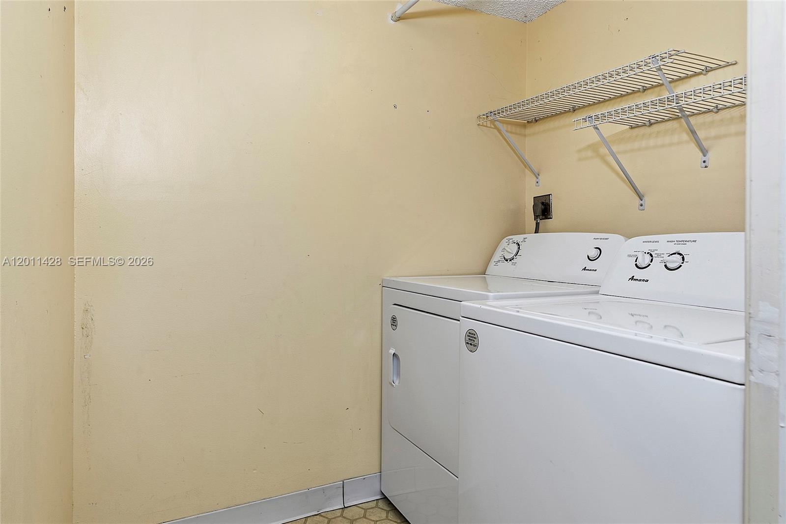OAKLAND FOREST CLUB CONDO - Residential