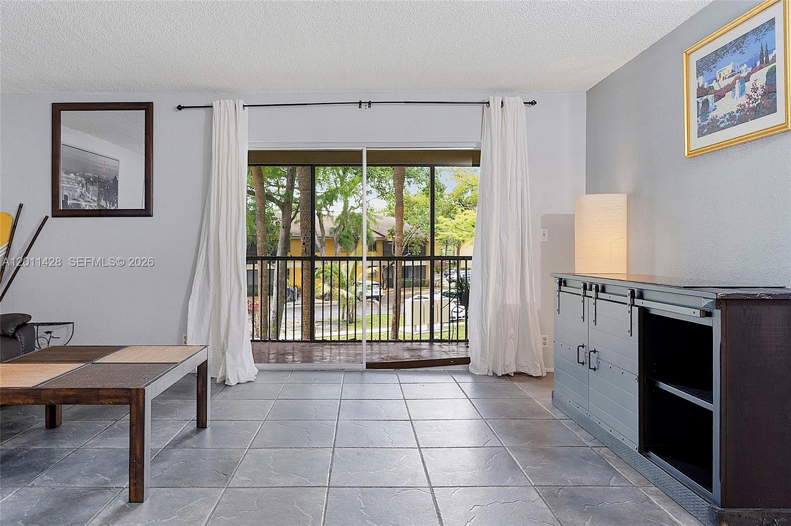 OAKLAND FOREST CLUB CONDO - Residential