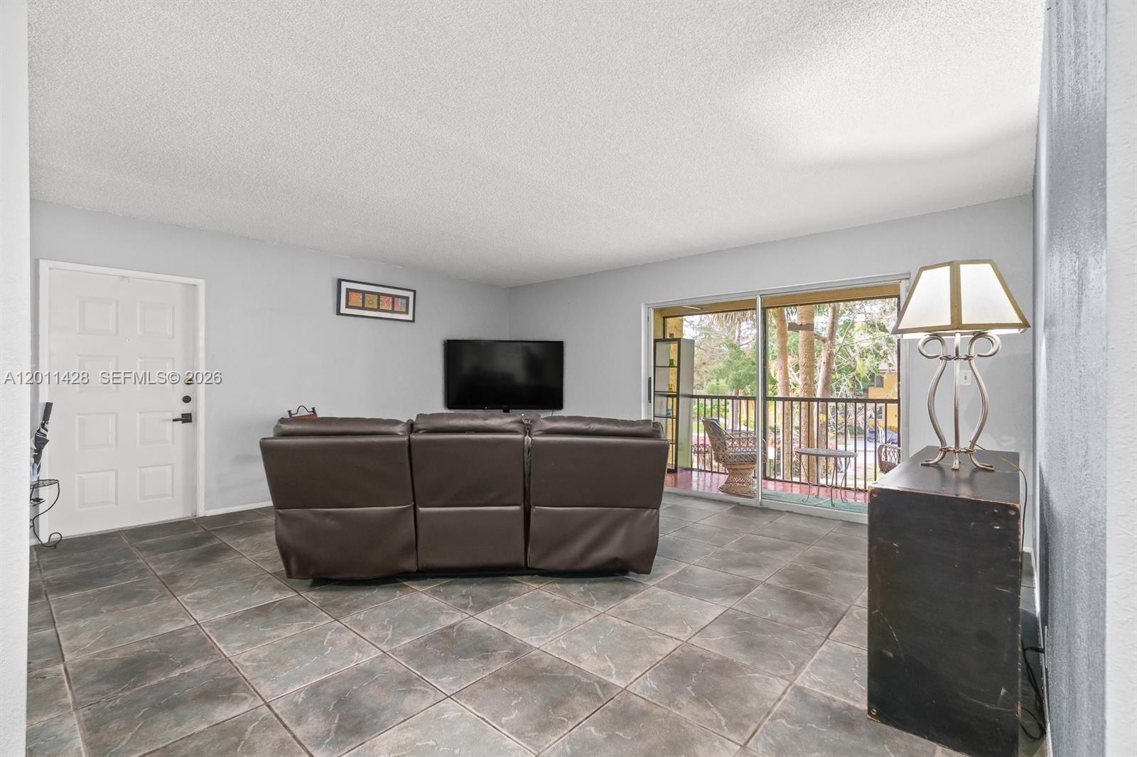 OAKLAND FOREST CLUB CONDO - Residential