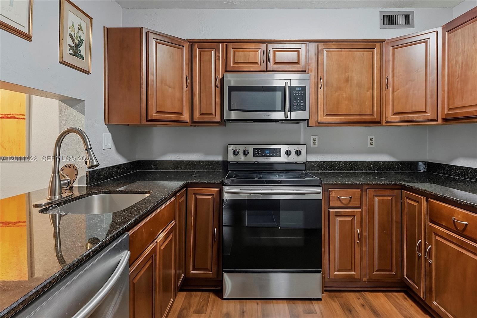 OAKLAND FOREST CLUB CONDO - Residential