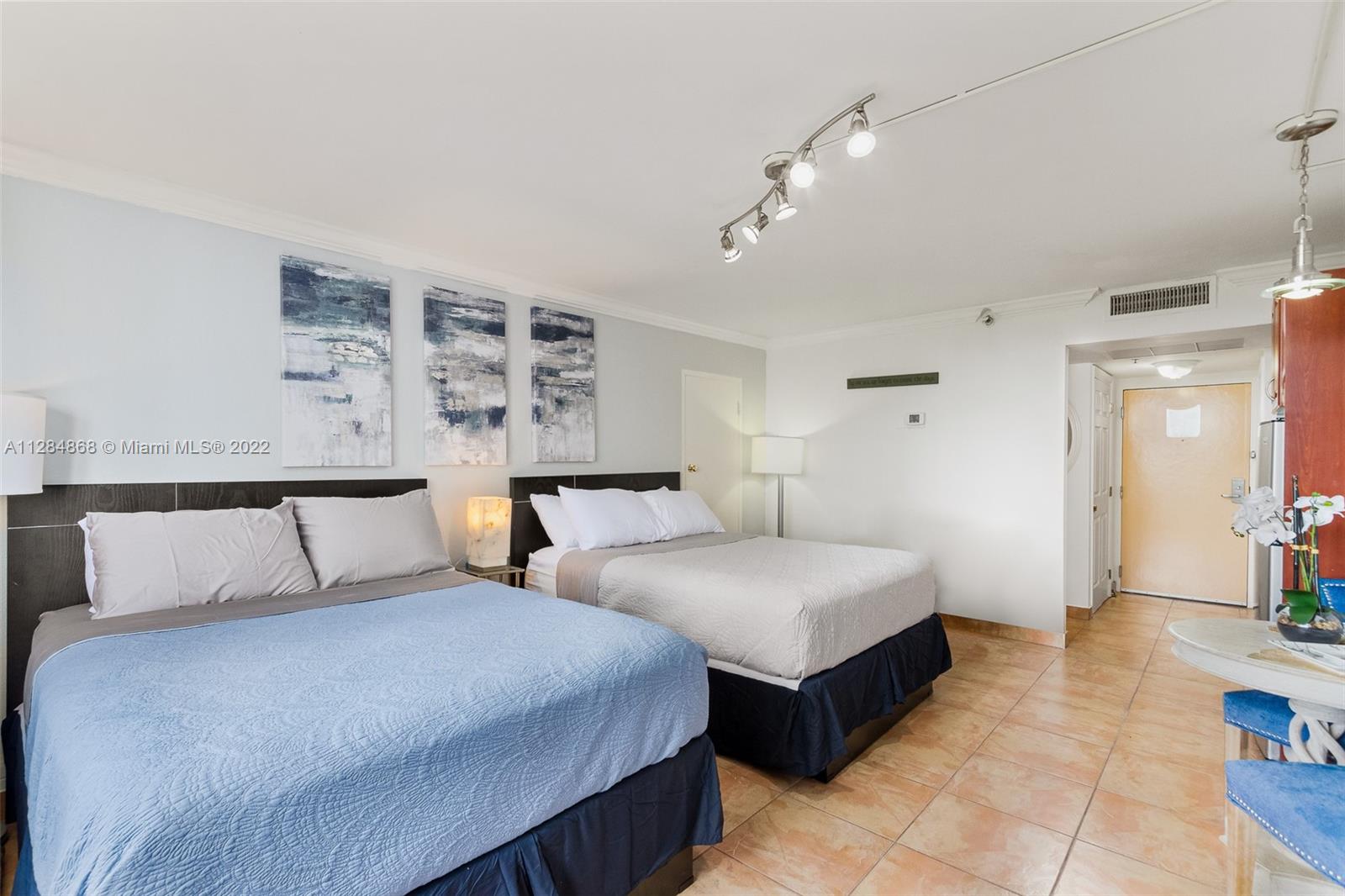 THE AVENTURA BEACH CLUB C - Residential