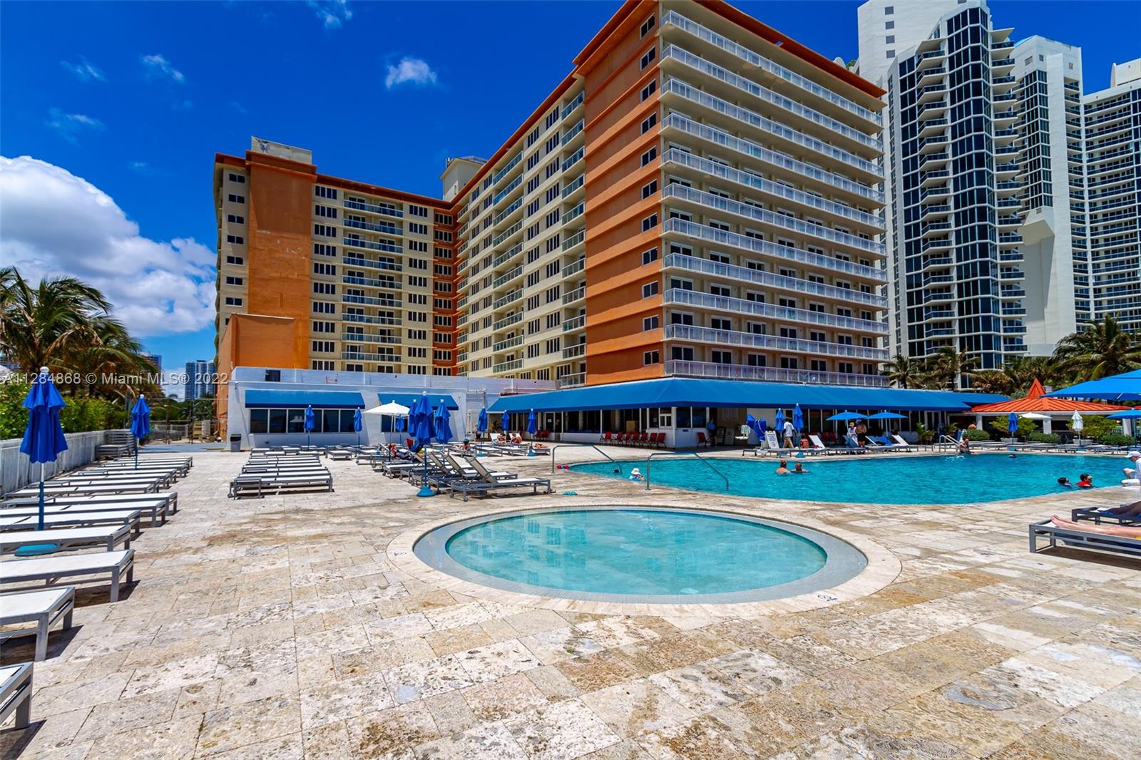 THE AVENTURA BEACH CLUB C - Residential