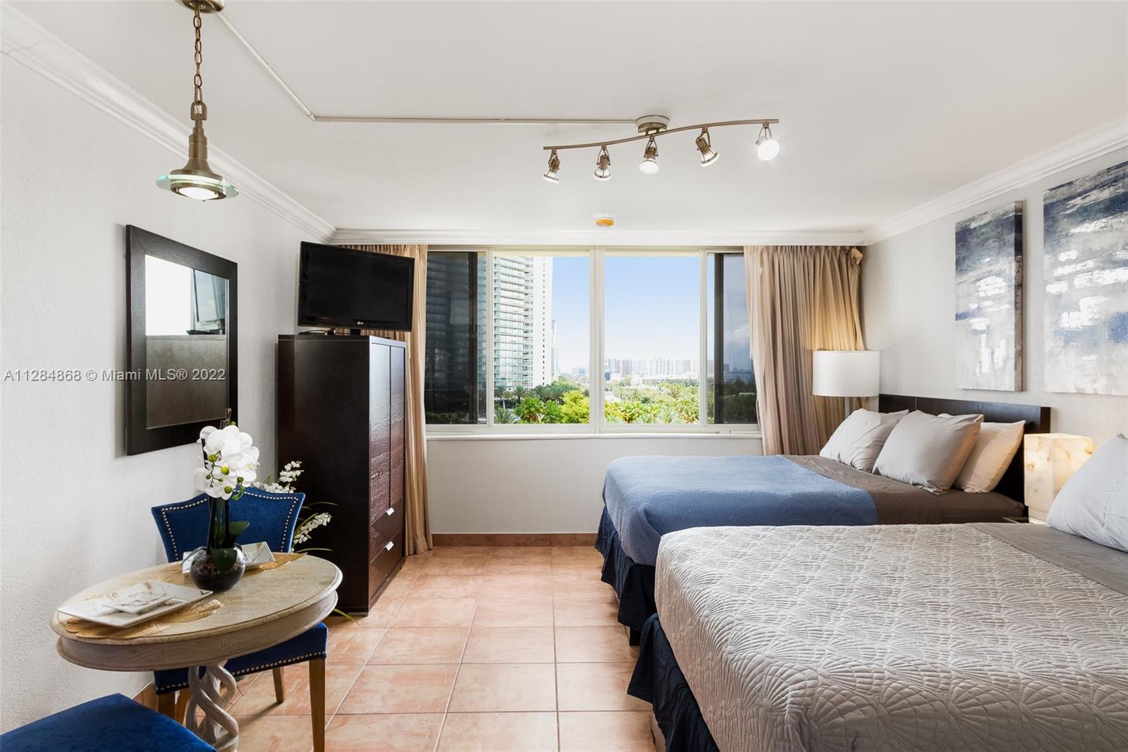 THE AVENTURA BEACH CLUB C - Residential