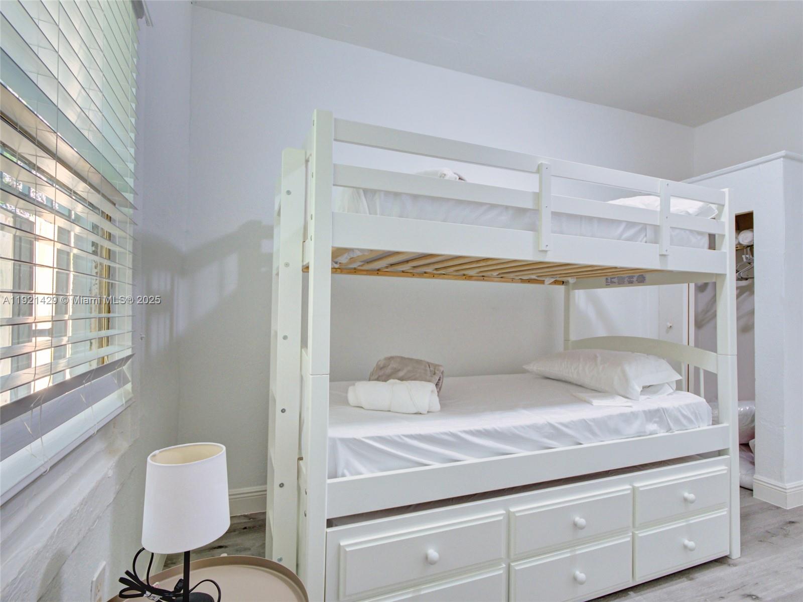 FLORAL PK 1ST AMD - Residential Income