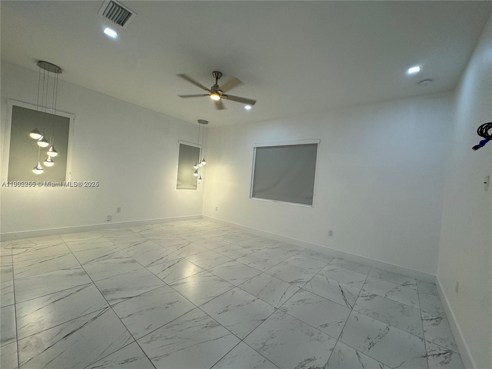 SOUTHERN COVE - Residential Lease