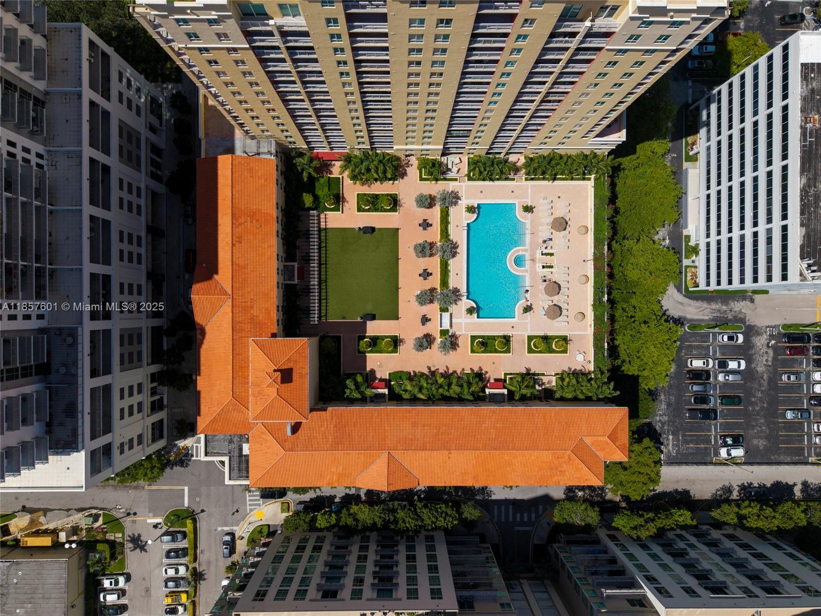 TOSCANO CONDO - Residential