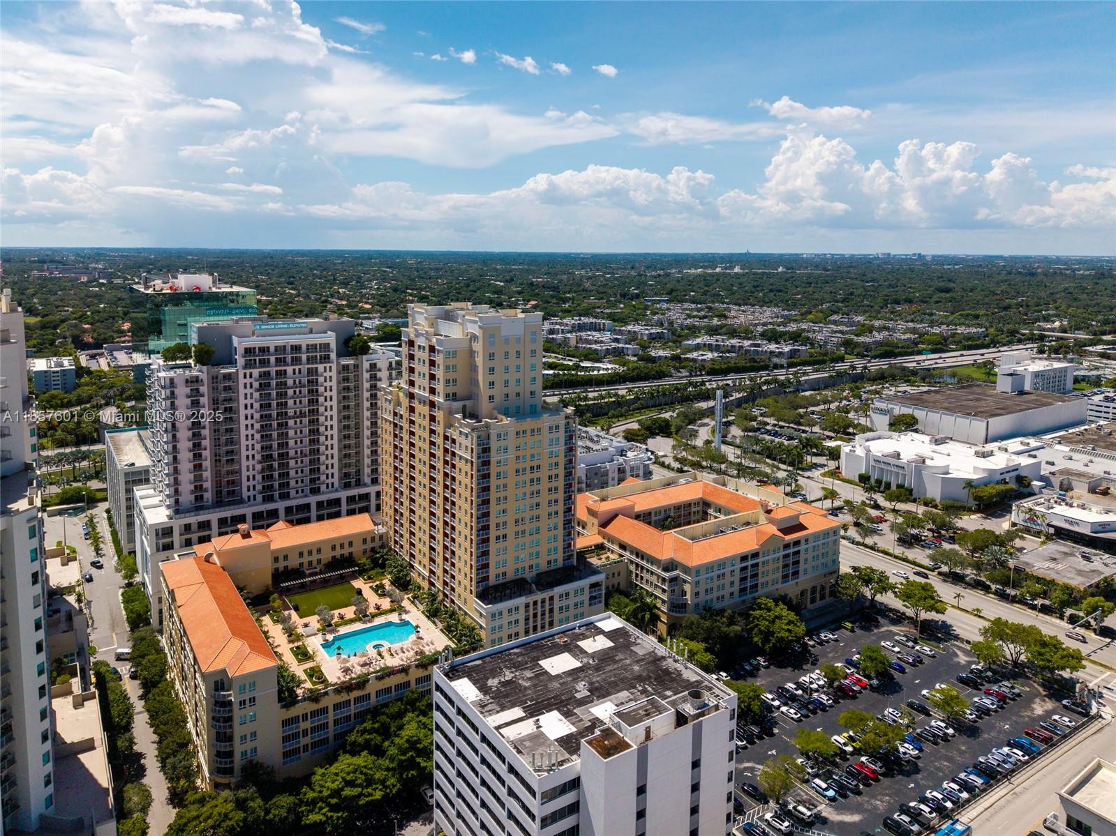 TOSCANO CONDO - Residential