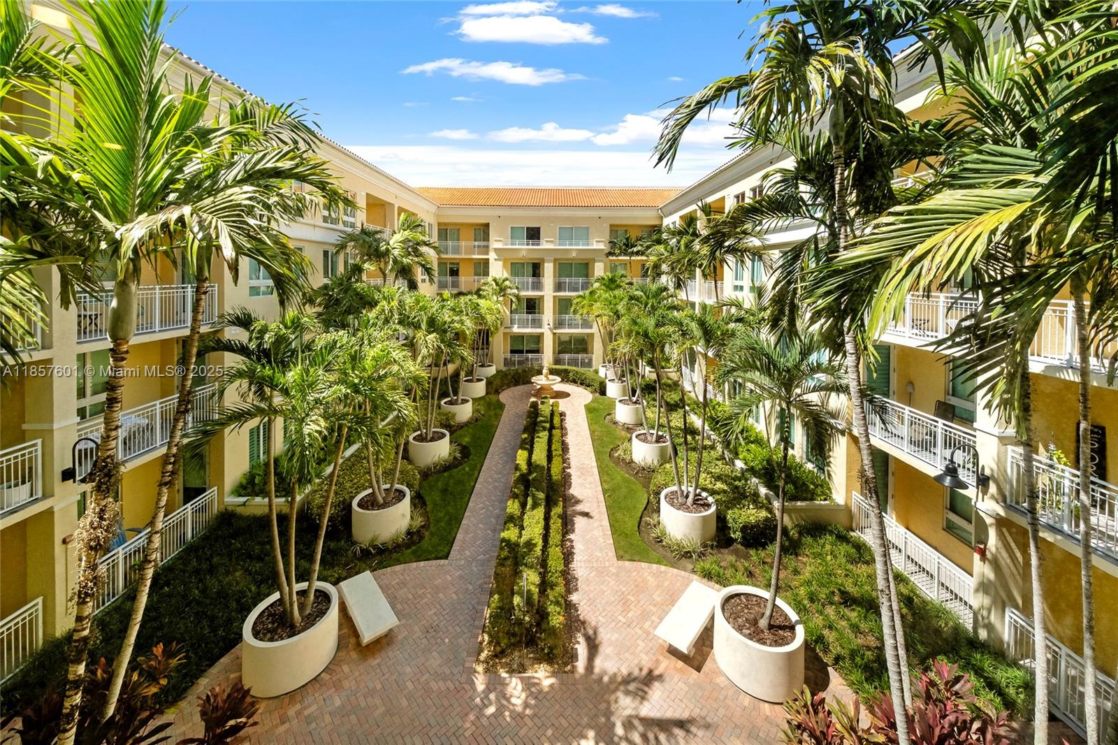 TOSCANO CONDO - Residential