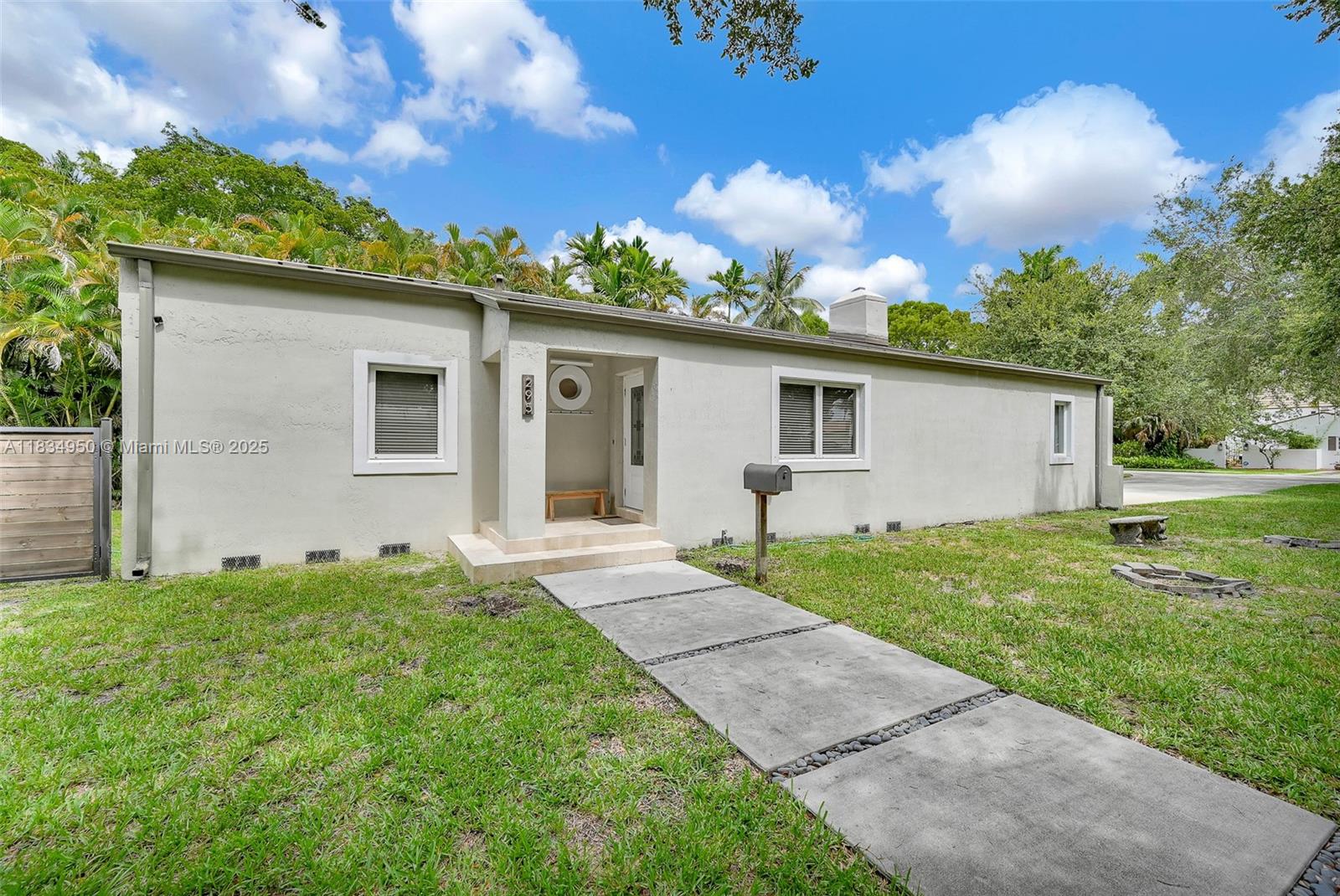 295 De Leon Dr