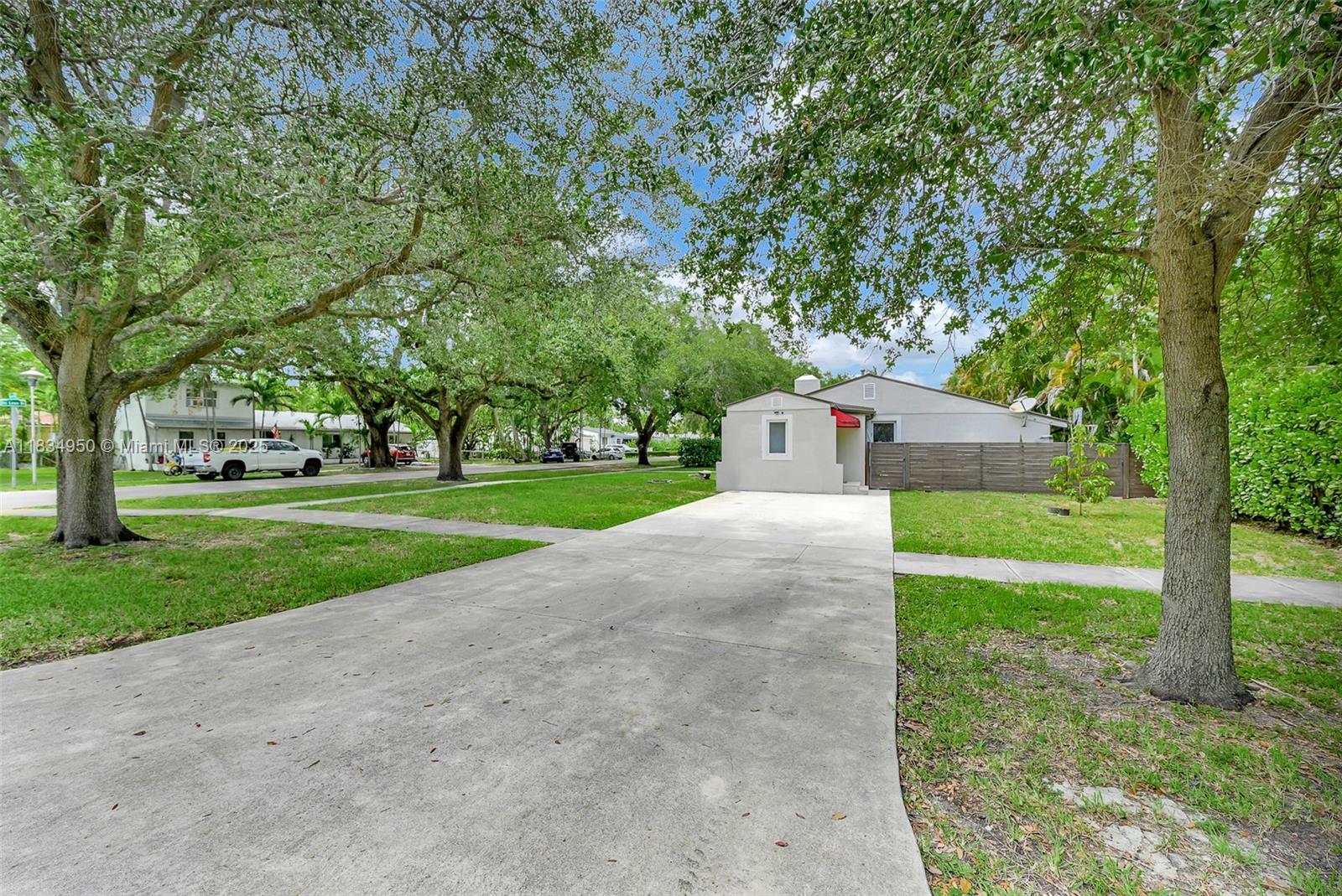 295 De Leon Dr