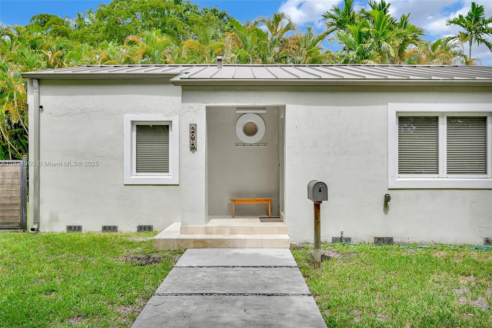 295 De Leon Dr